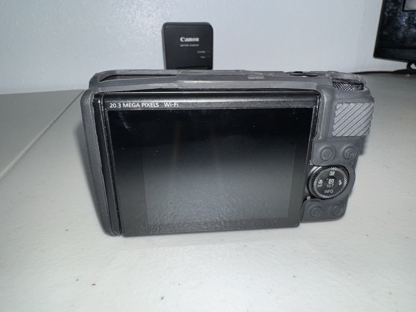 Canon PowerShot SX740 HS Wi-Fi 4K Digital Camera (Black) W/ Charger And Extras