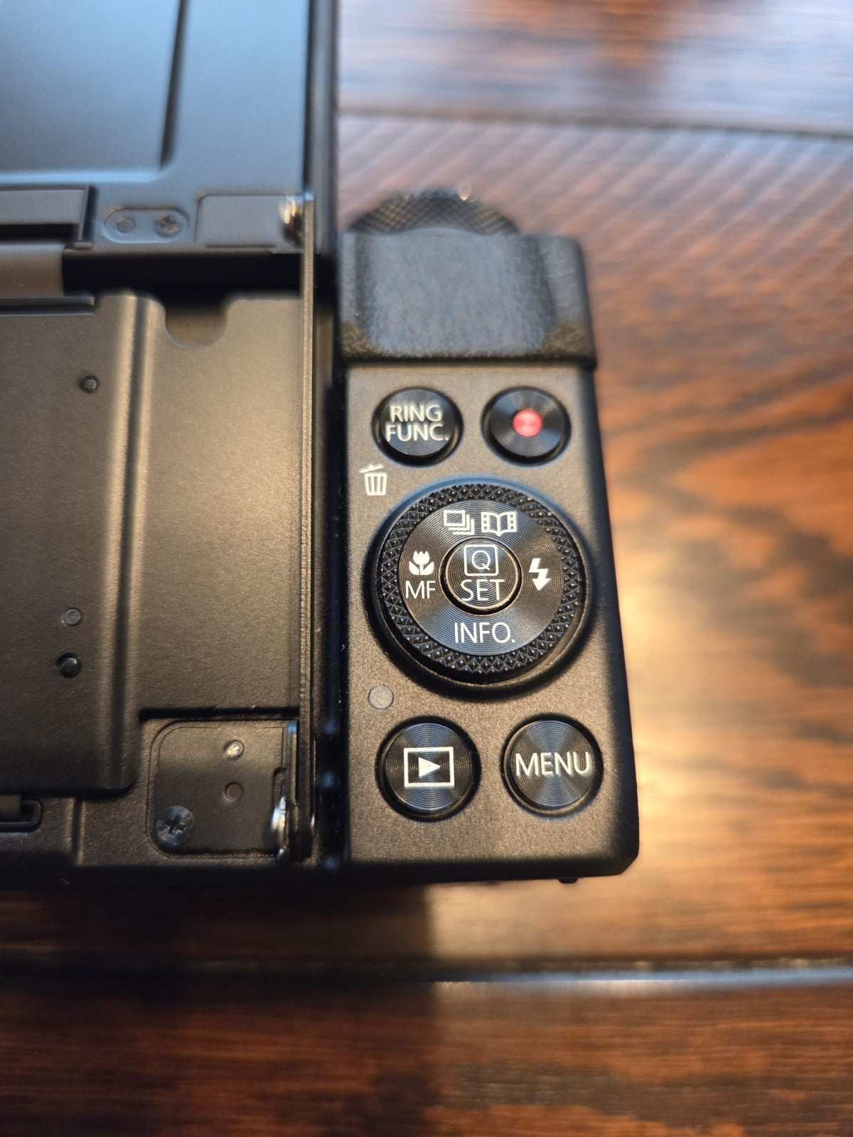 Canon PowerShot G7 X Mark II Digital Camera
