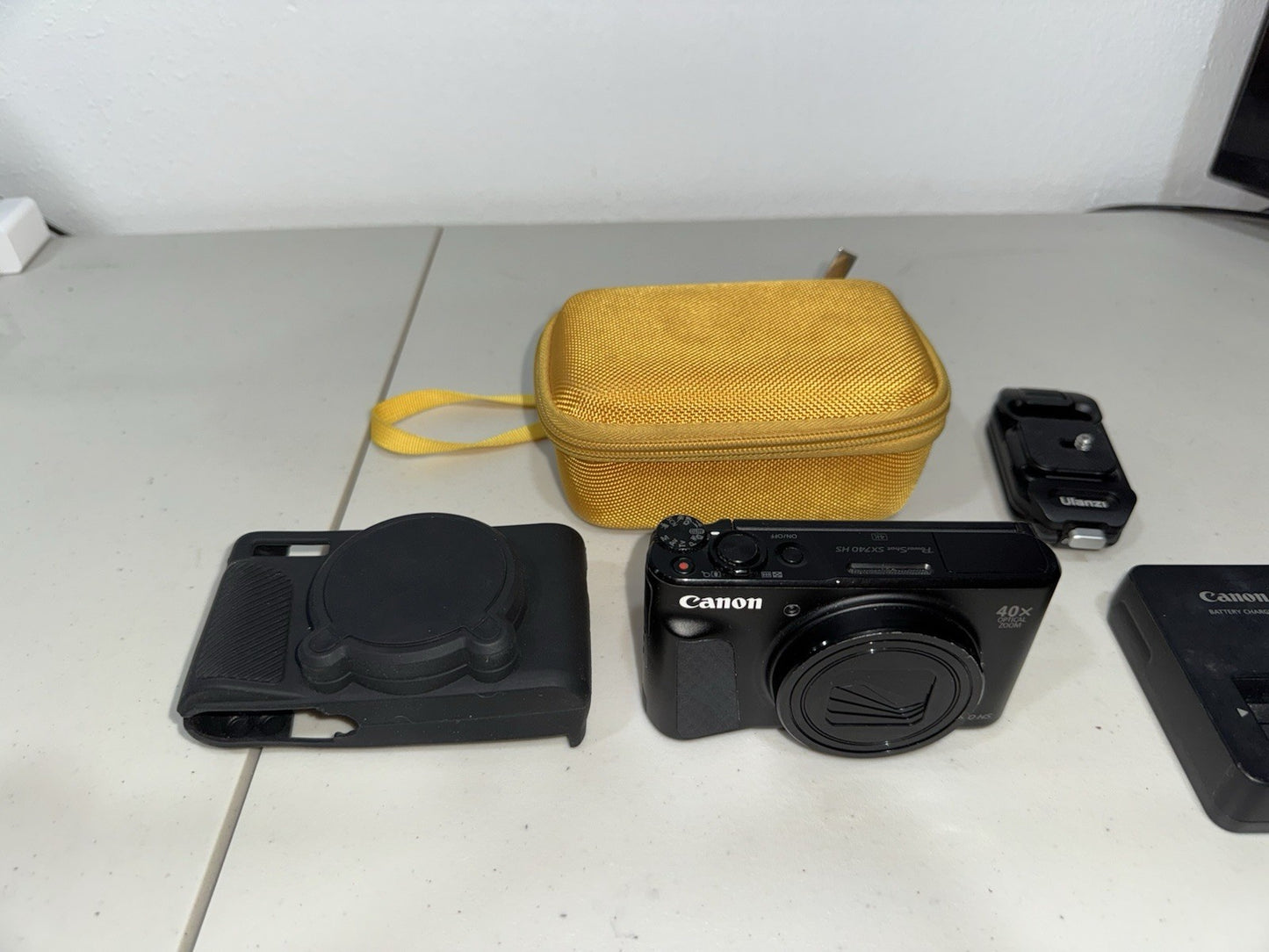 Canon PowerShot SX740 HS Wi-Fi 4K Digital Camera (Black) W/ Charger And Extras