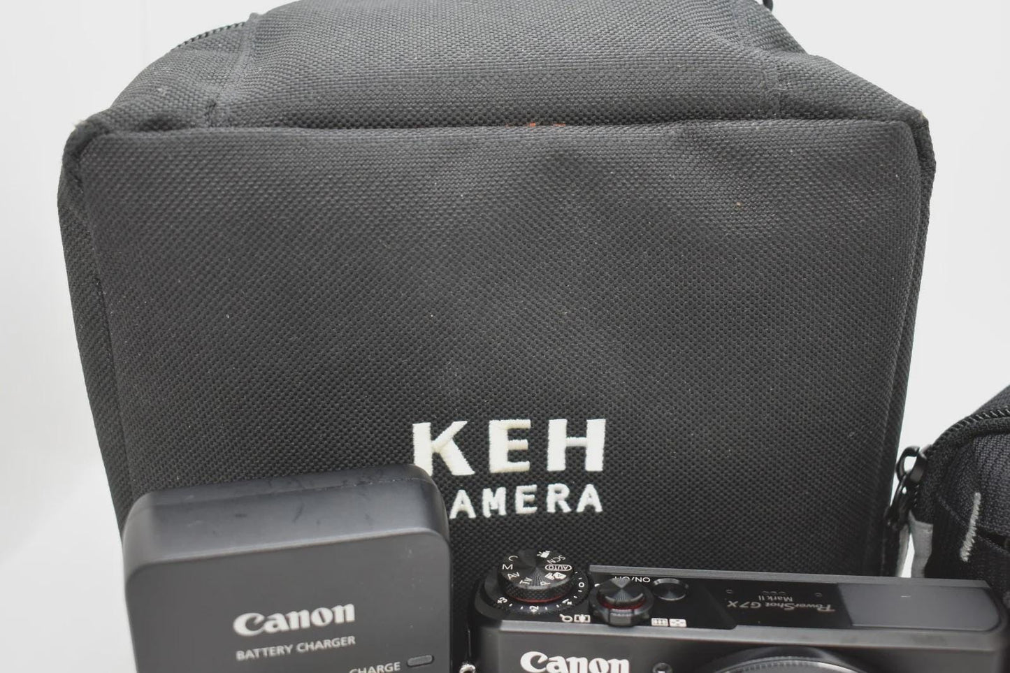 Canon G7X Mark II - 20.1 MP Compact Digital Camera 4.2x Zoom Bundle - Tested