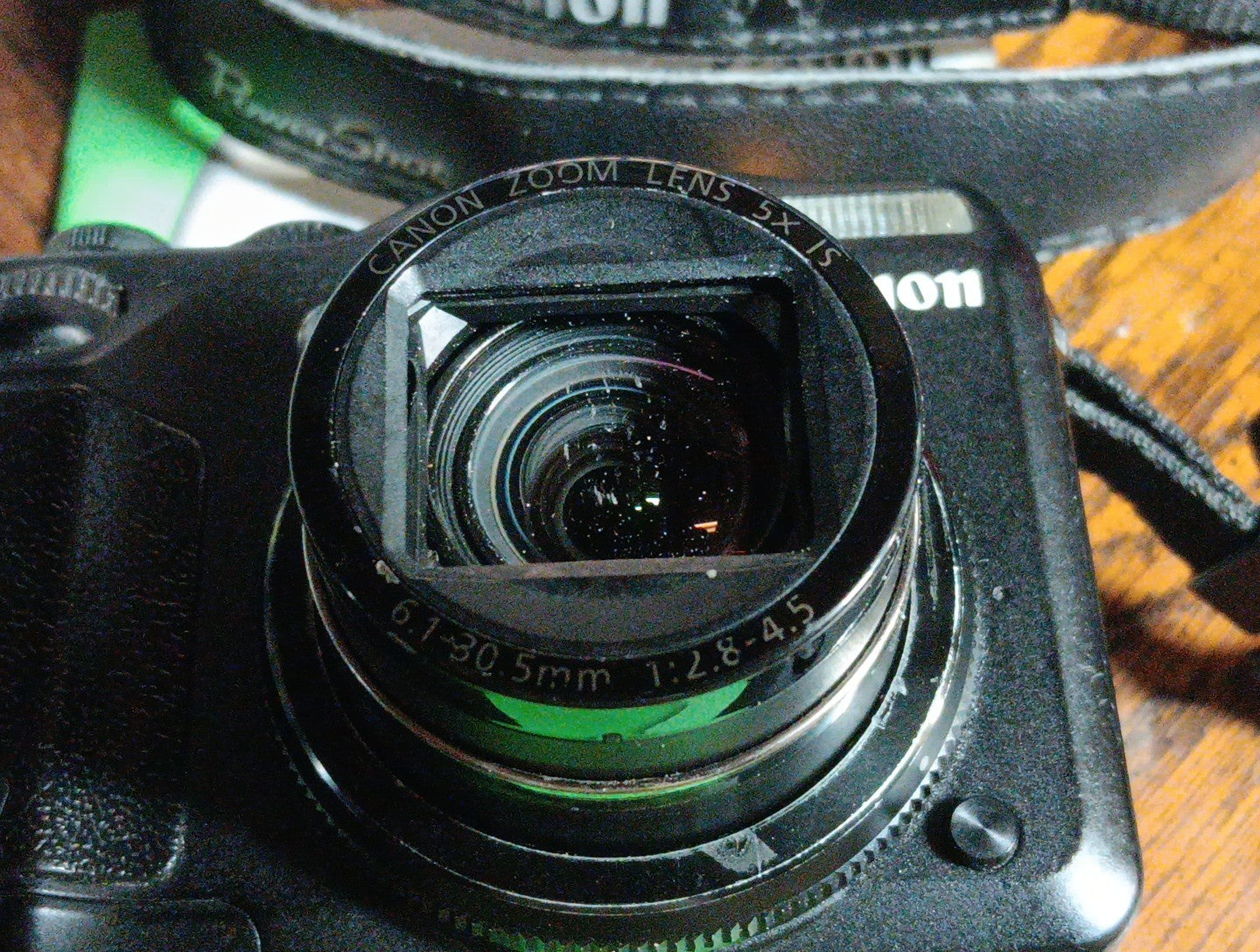 Canon Powershot G12 10MP, 3 Batteries, 2 Chargers, 2 Straps, 8gb SD, 2387 Shots