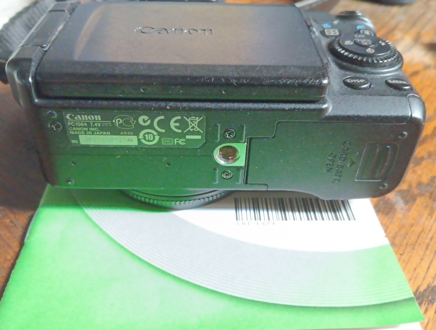 Canon Powershot G12 10MP, 3 Batteries, 2 Chargers, 2 Straps, 8gb SD, 2387 Shots